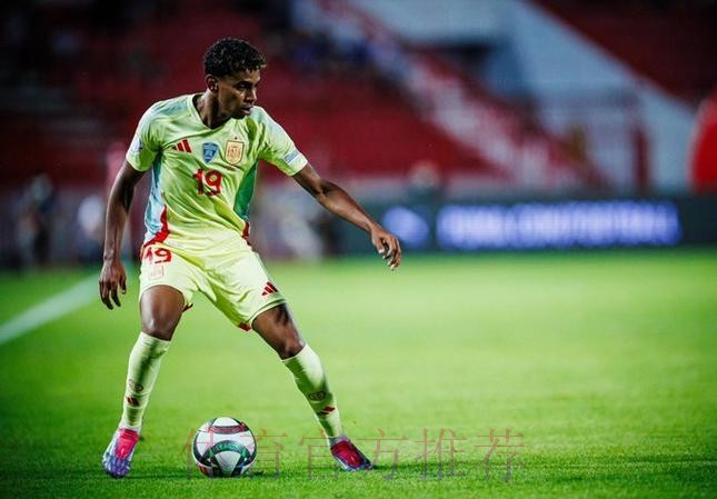 莱万可能伤缺一个多月 恐错过对皇马的国家德比 莱万可能伤缺一个多月 恐错过对皇马的国家德比